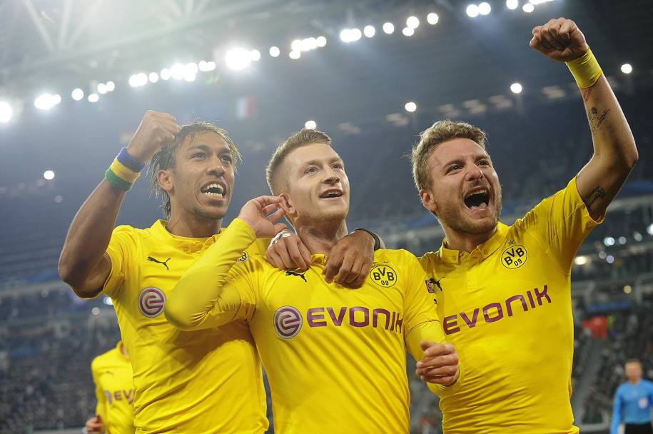 La gioia del tridente del Dortmund, Aubameyang-Reus-Immobile. Reuters
